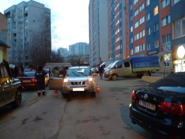 В Ставрополе во дворе многоэтажного дома иномарка сбила ребёнка